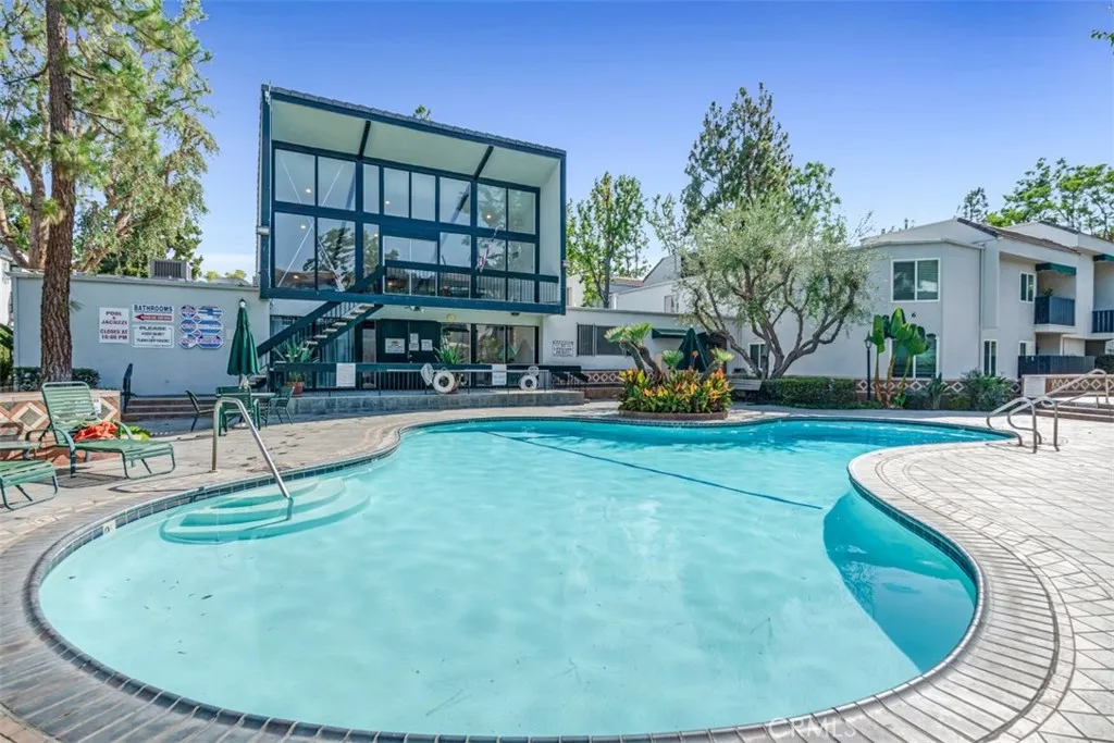 Additional image 37 of 18645 Hatteras Street Unit 230, Tarzana, CA 91356