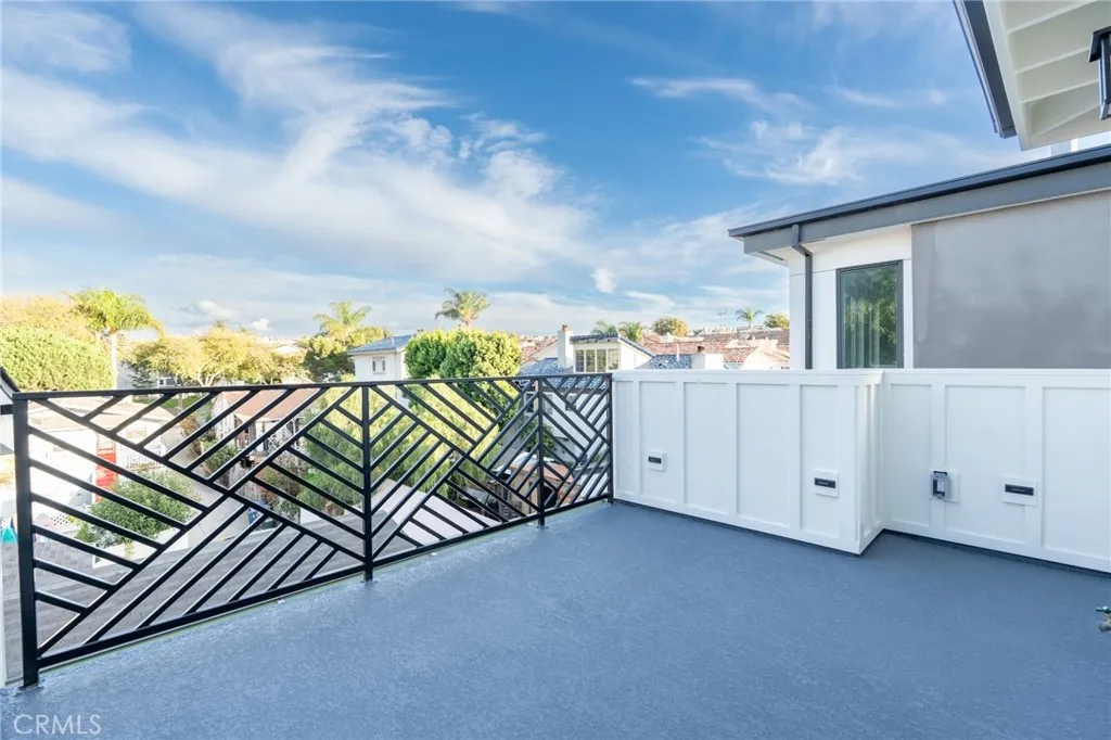 Additional image 17 of 110 S Irena Avenue Unit B, Redondo Beach, CA 90277