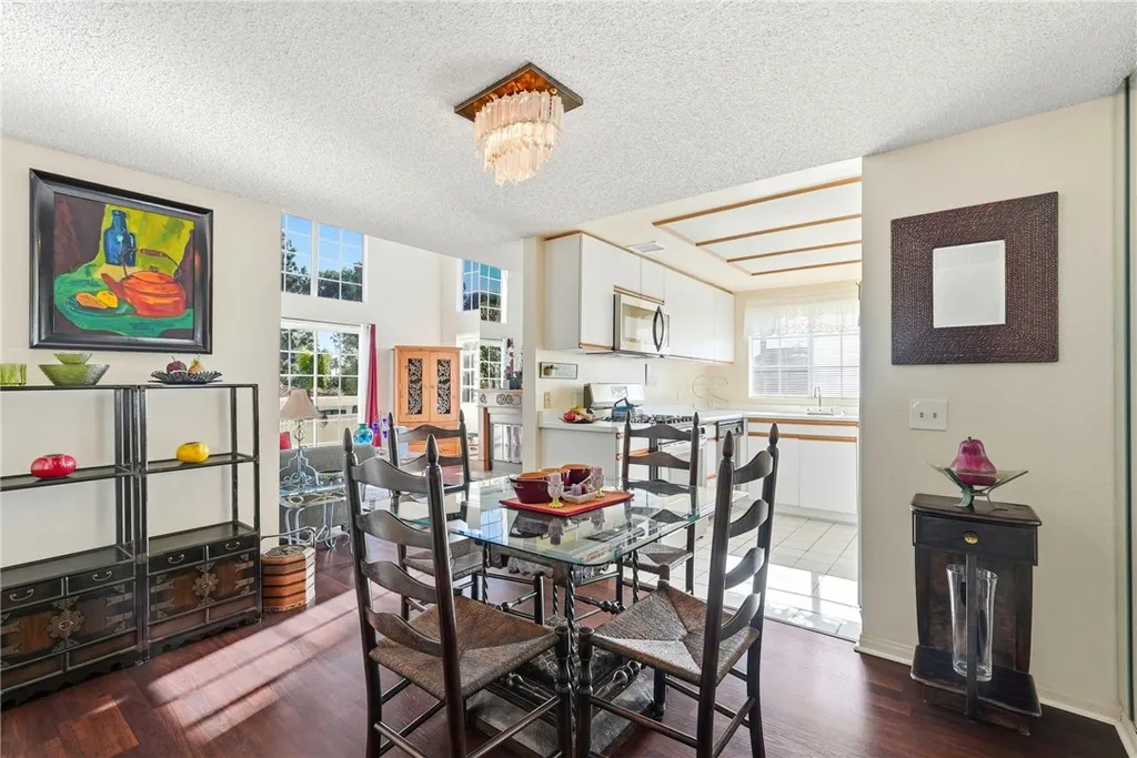 Additional image 12 of 871 S Lucerne Blvd Unit 2, Los Angeles, CA 90005