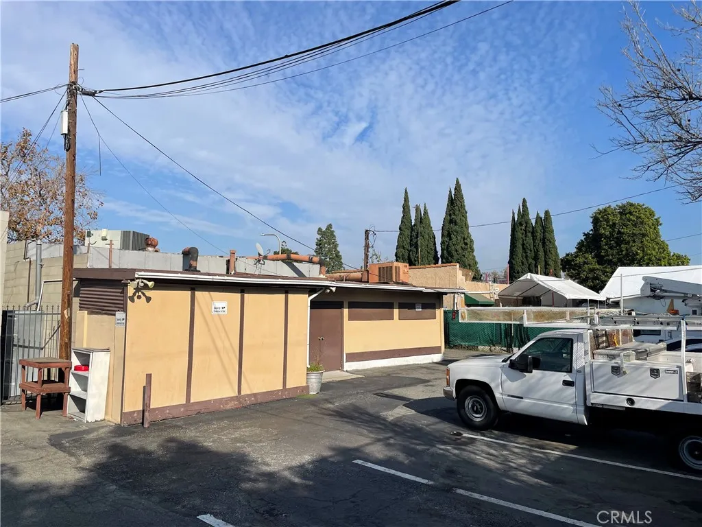 Additional image 20 of 1852 W 17th St, Santa Ana, CA 92706