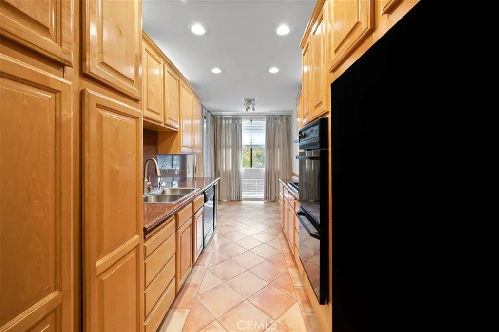 Additional image 9 of 750 S Bundy Dr Unit 108, Los Angeles, CA 90049