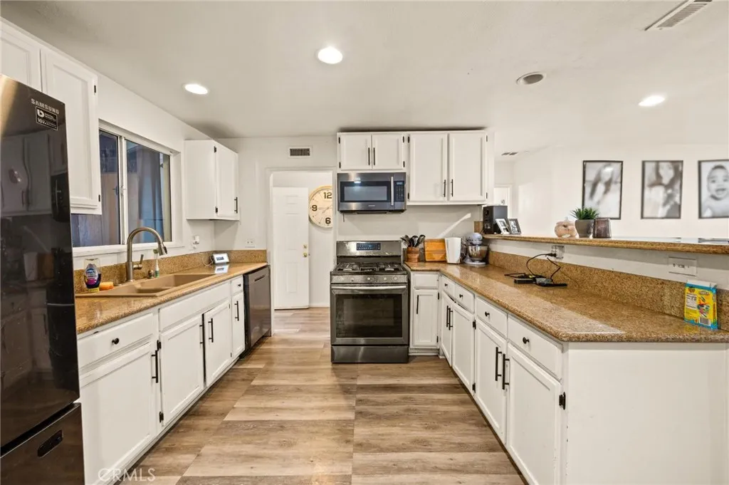 Additional image 48 of 43826 Beech Avenue, Lancaster, CA 93534