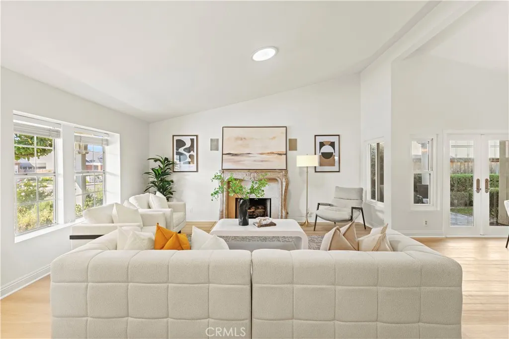 Additional image 4 of 13 Grant, Irvine, CA 92620