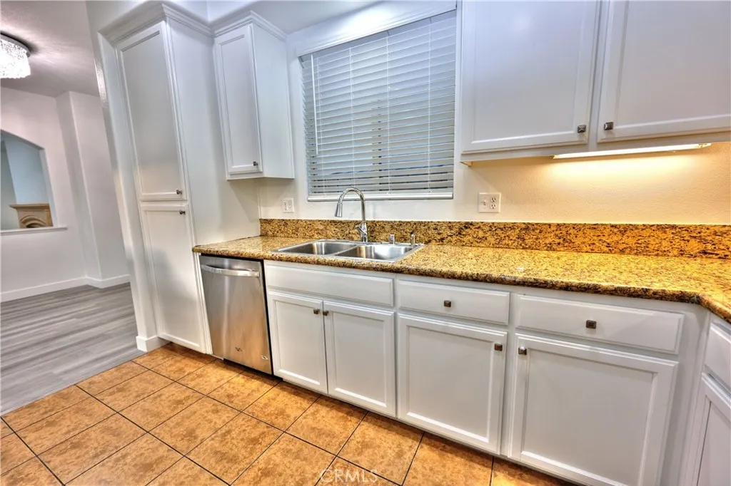 Additional image 6 of 858 Calaveras, Corona, CA 92878