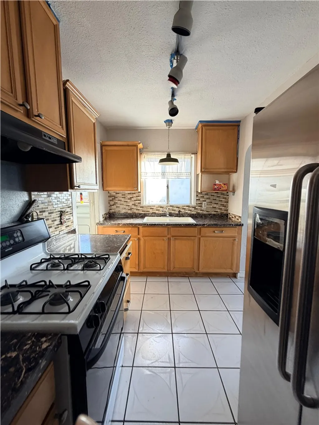 Additional image 6 of 2452 Adriatic Ave, Long Beach, CA 90810