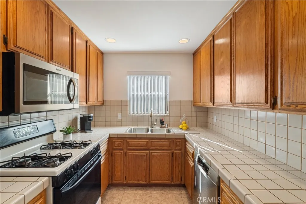 Additional image 45 of 4558 Jessica Dr, Los Angeles, CA 90065