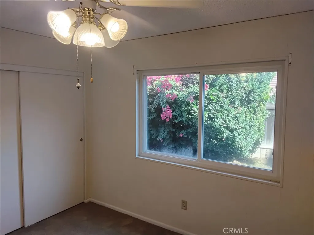 980 Country Club Dr, Riverside, CA 92506