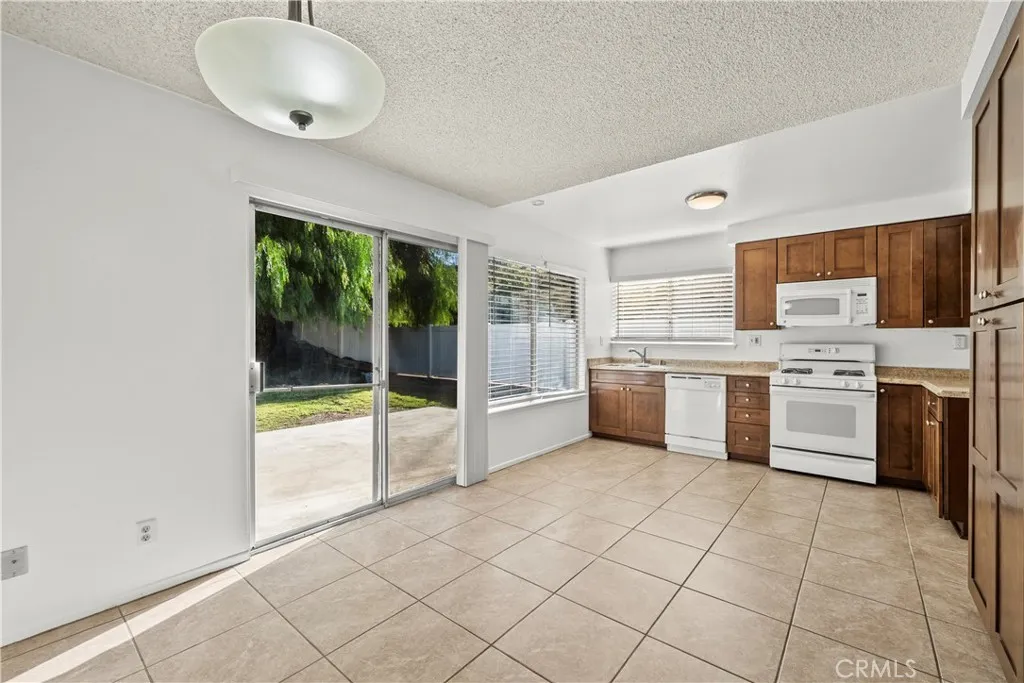 Additional image 9 of 30008 Abelia Rd, Canyon Country, CA 91387