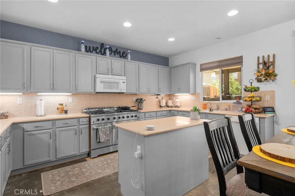 Additional image 9 of 2189 Stonewood St, Mentone, CA 92359