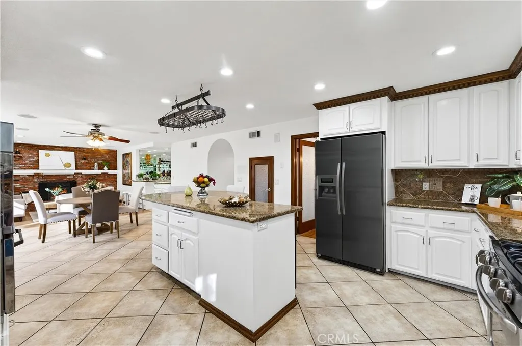 Additional image 19 of 663 Lausinda Avenue, Long Beach, CA 90803