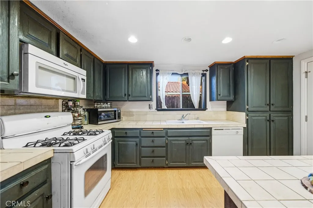 Additional image 12 of 42290 Mayberry Avenue, Hemet, CA 92544