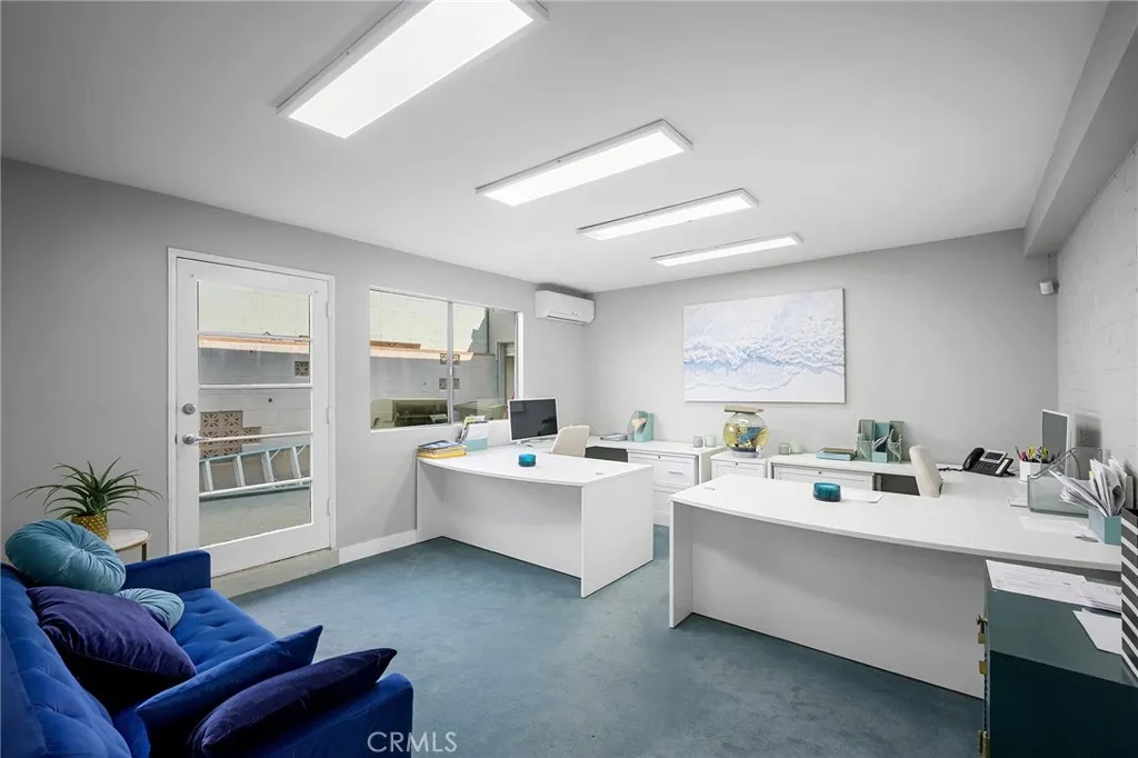 Additional image 20 of 2304 W Burbank Boulevard, Burbank, CA 91506