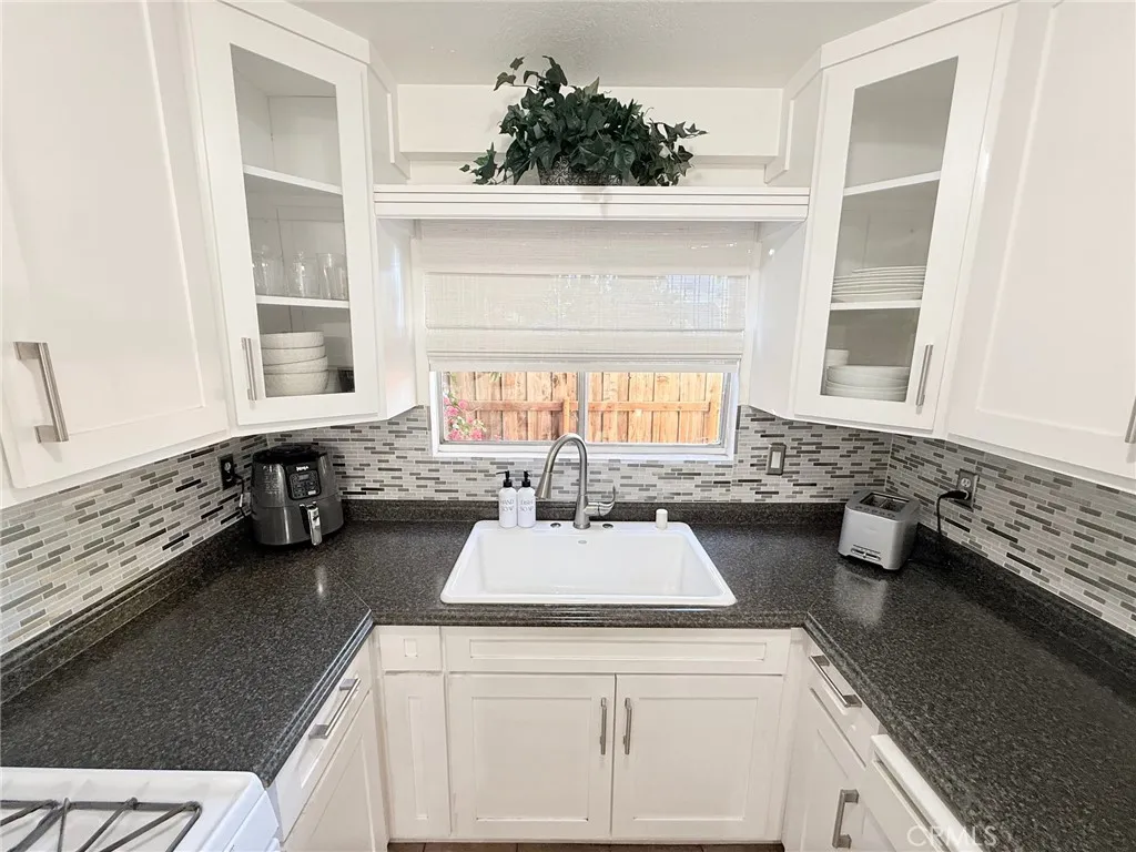 Additional image 9 of 14265 Terra Bella Street Unit 32, Panorama City, CA 91402