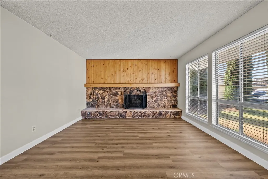 Additional image 5 of 30008 Abelia Rd, Canyon Country, CA 91387