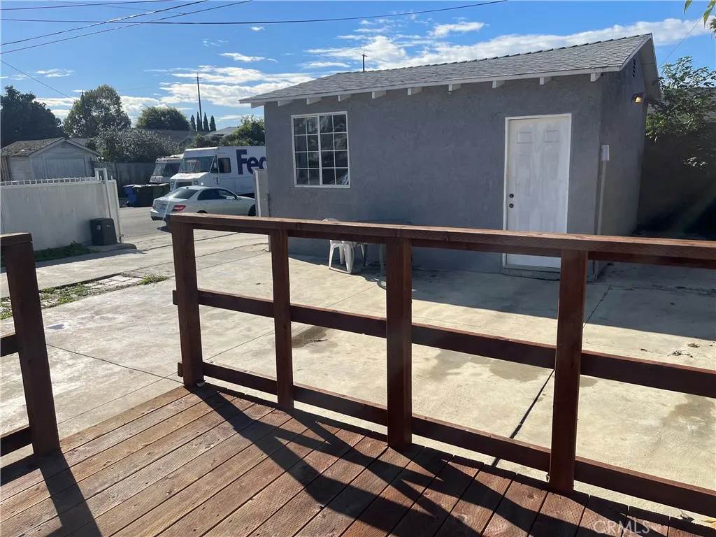 5157 Arlington Avenue, Los Angeles, CA 90043