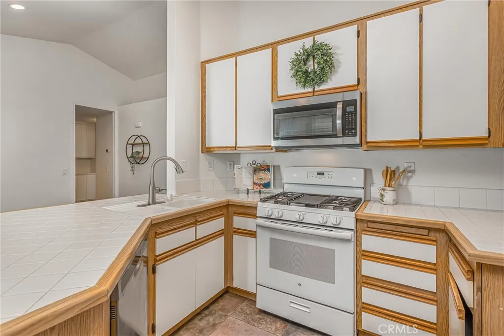 Additional image 16 of 28630 Newcastle Rd, Highland, CA 92346