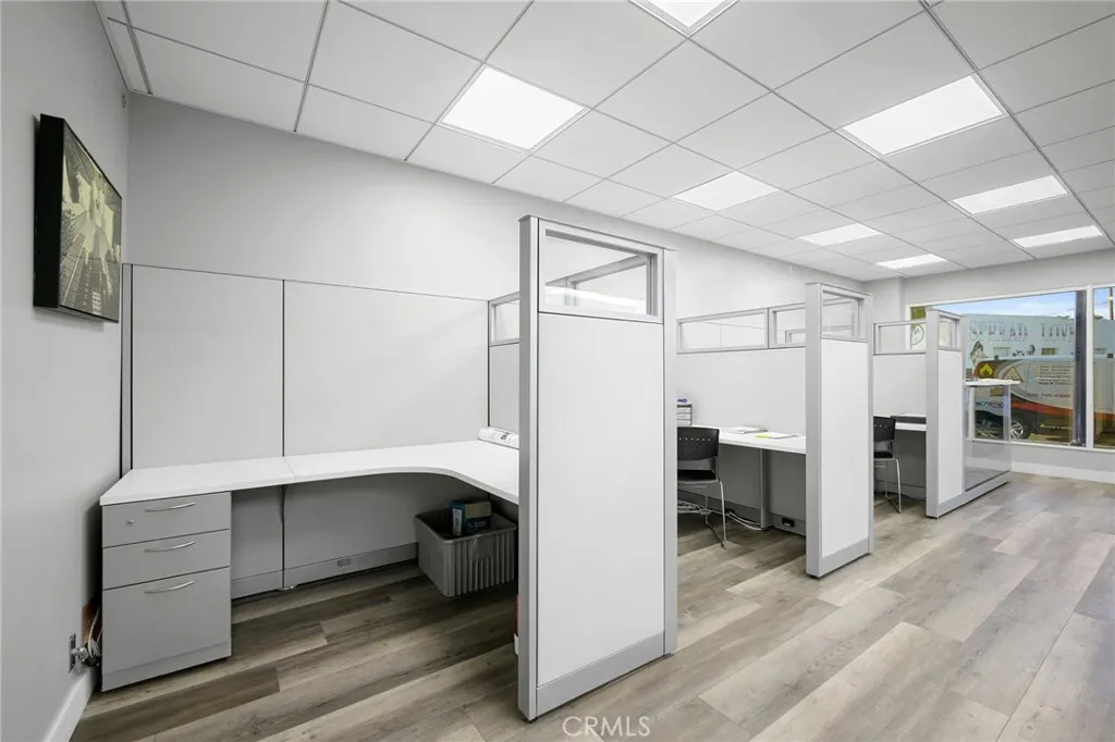 Additional image 57 of 2304 W Burbank Boulevard, Burbank, CA 91506