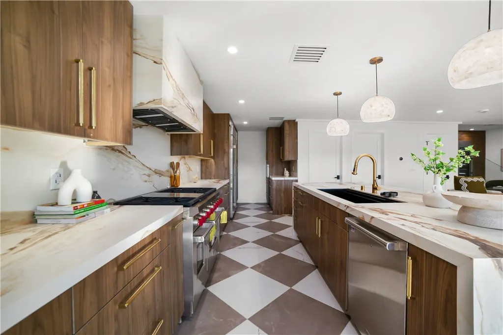 Additional image 38 of 5 Curl Dr, Corona Del Mar, CA 92625