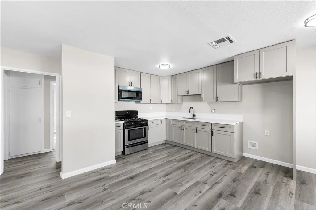 Additional image 14 of 638 W Avenue H, Lancaster, CA 93534