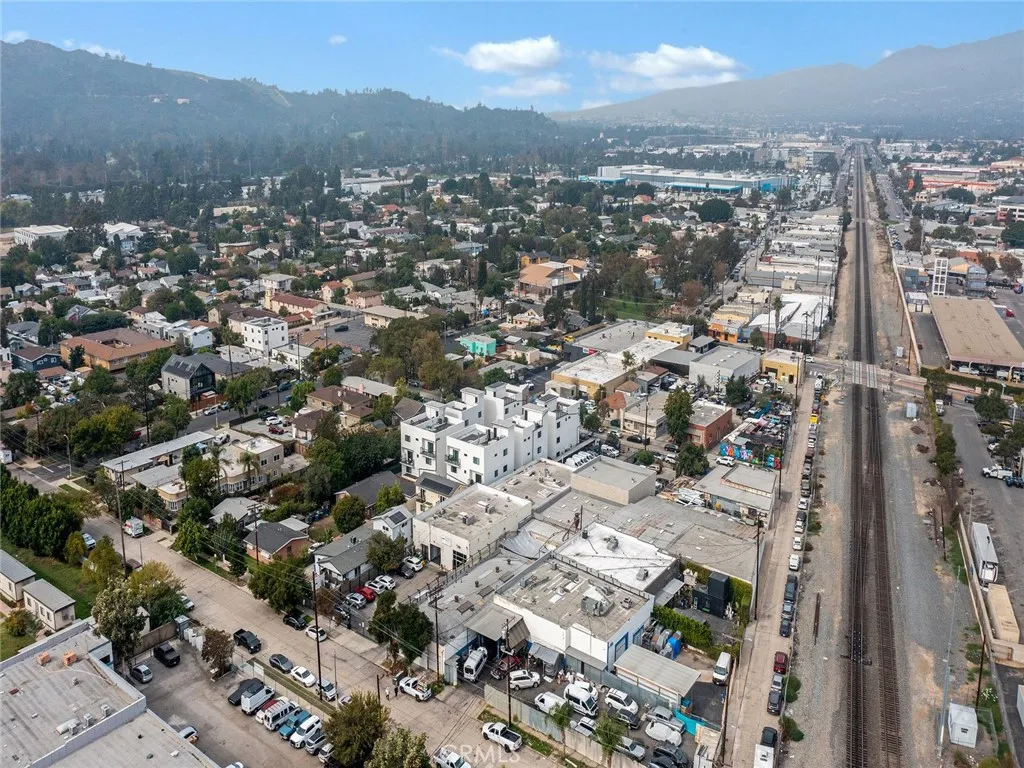 Additional image 20 of 4211 Verdant Street, Los Angeles, CA 90039