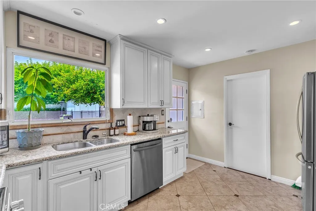 Additional image 11 of 3295 Las Lunas, Pasadena, CA 91107