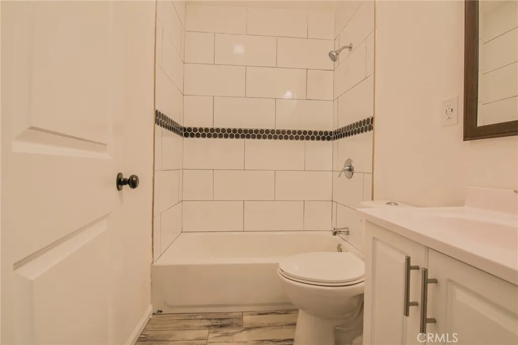 Additional image 62 of 946 E 104th St, Los Angeles, CA 90002