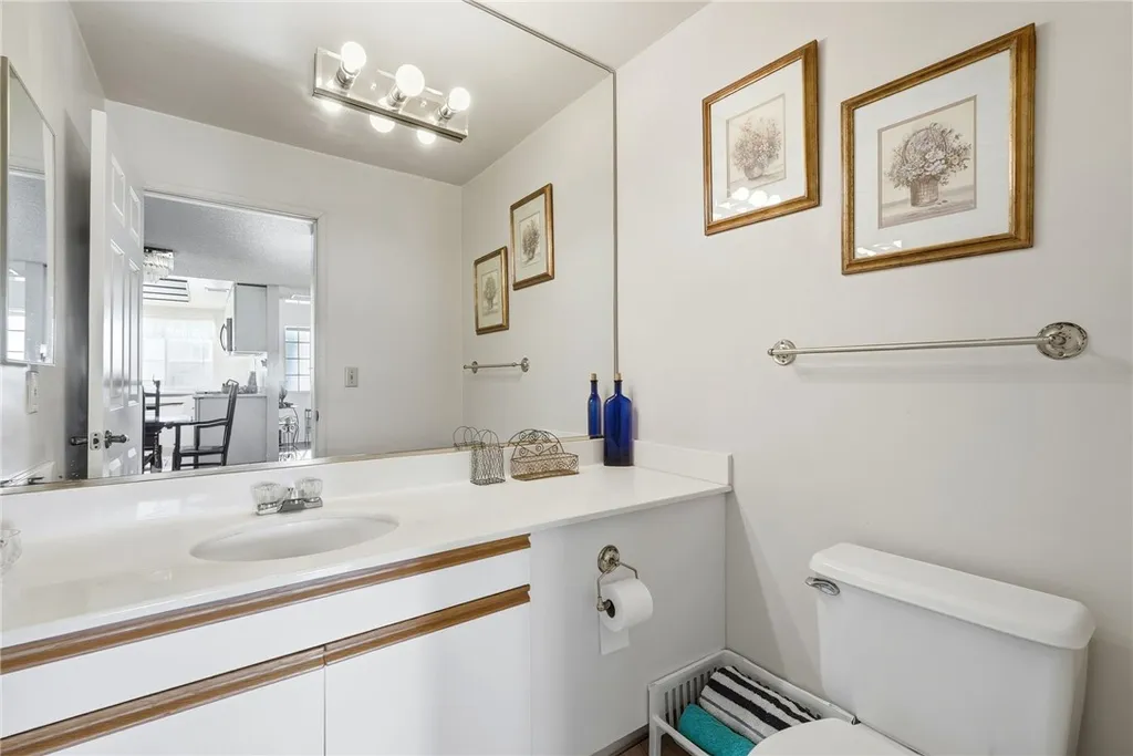 Additional image 22 of 871 S Lucerne Blvd Unit 2, Los Angeles, CA 90005