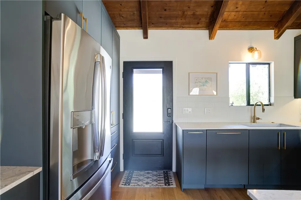 Additional image 3 of 1032 Grass Valley Rd, Lake Arrowhead, CA 92352