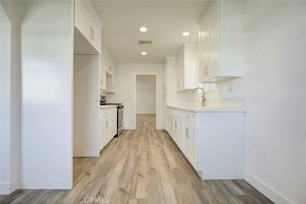 Additional image 43 of 20264 Lassen Street, Chatsworth, CA 91311