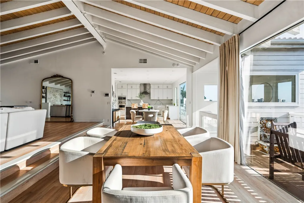 Additional image 2 of 2019 Sunset Plaza Drive, Los Angeles, CA 90069