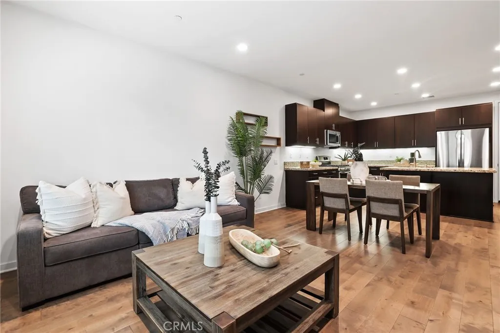 Additional image 46 of 53 Savannah, Lake Forest, CA 92630