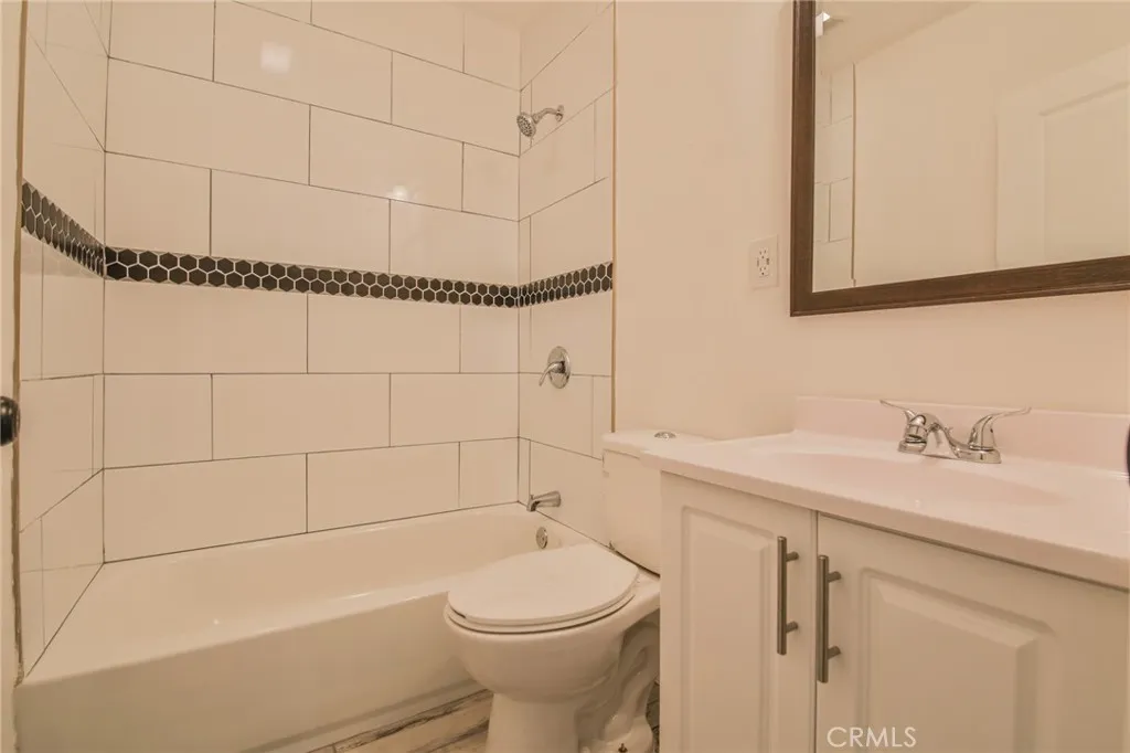 Additional image 22 of 946 E 104th St, Los Angeles, CA 90002