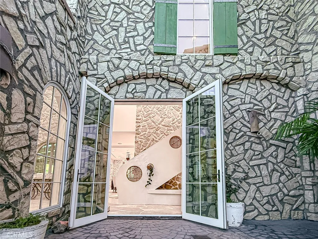 Additional image 15 of 33239 Mulholland Highway, Malibu, CA 90265