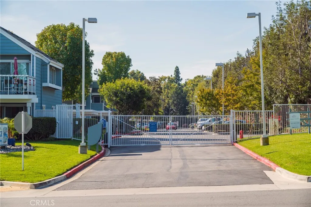 Additional image 3 of 6020 Bixby Village Dr Unit 63, Long Beach, CA 90803