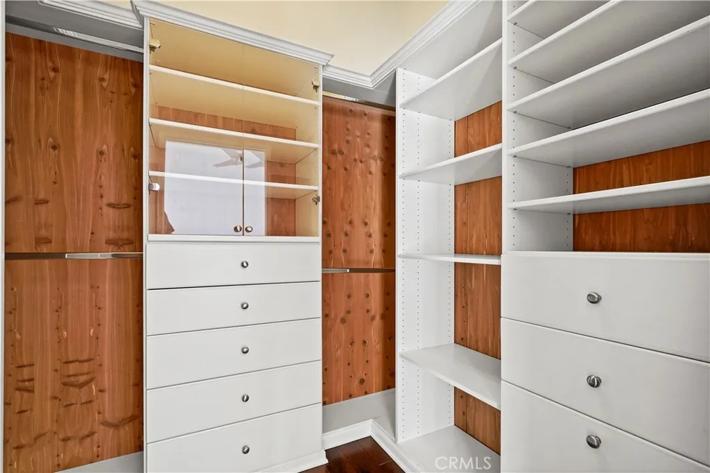 Additional image 41 of 18409 Collins Street Unit D, Tarzana, CA 91356