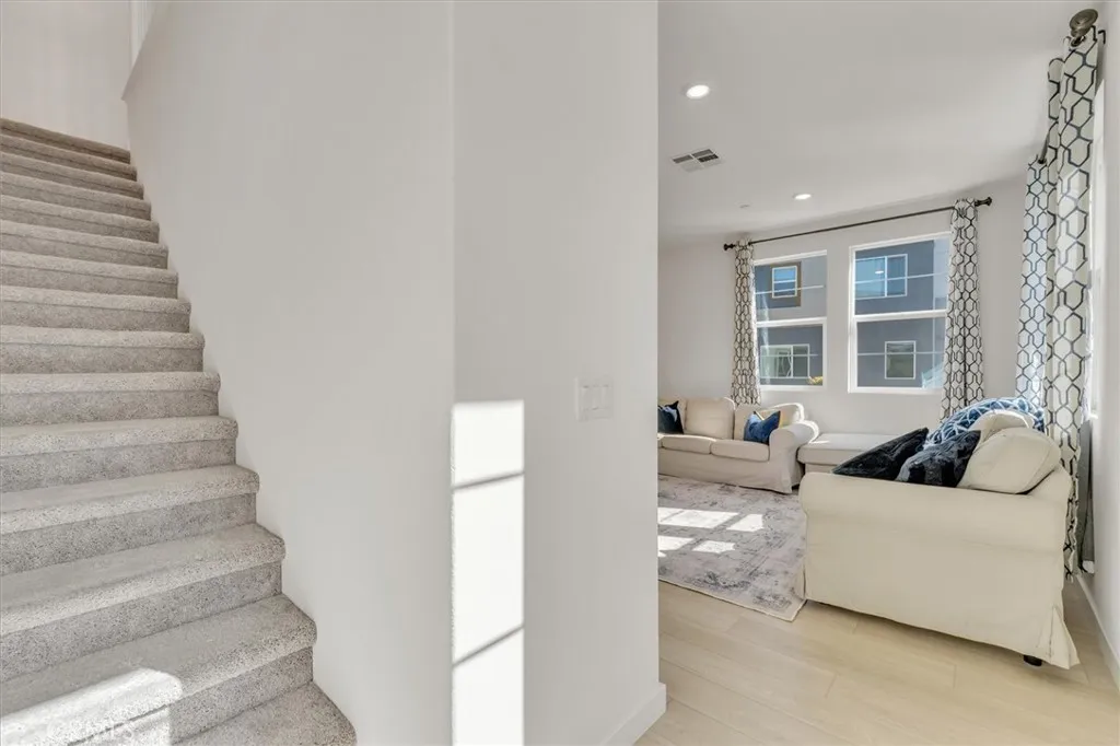 Additional image 104 of 27116 Valley Oak Place, Valencia, CA 91355