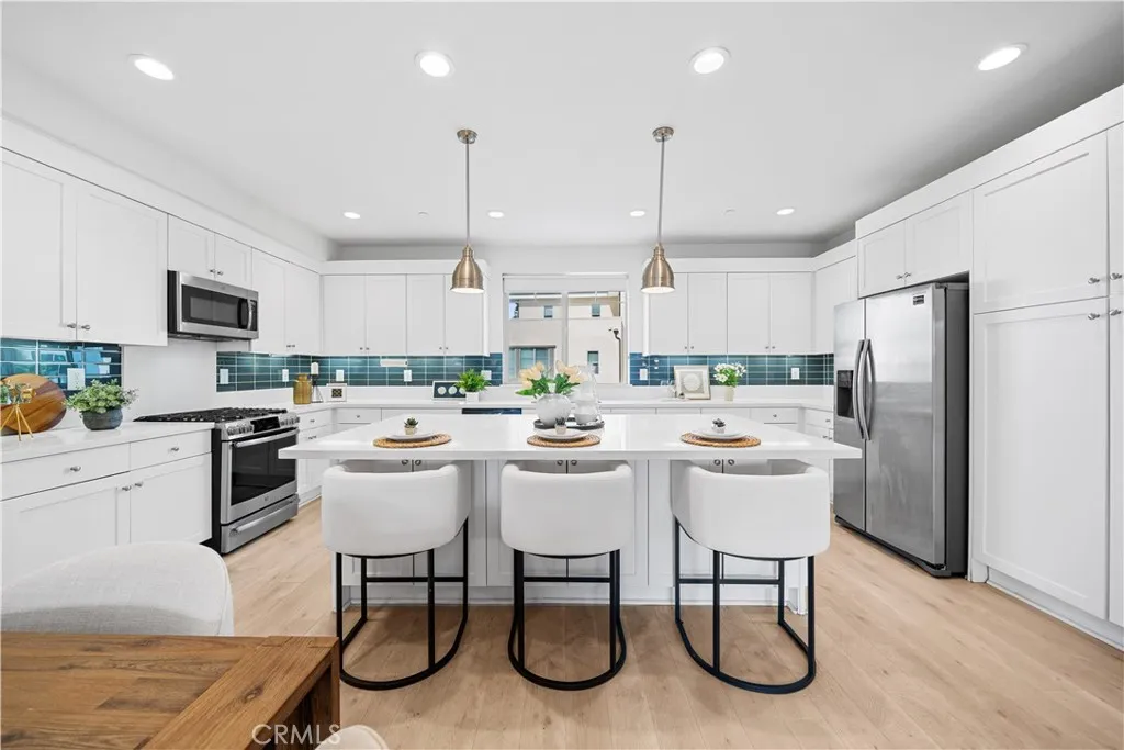 Additional image 18 of 115 Episode, Irvine, CA 92618