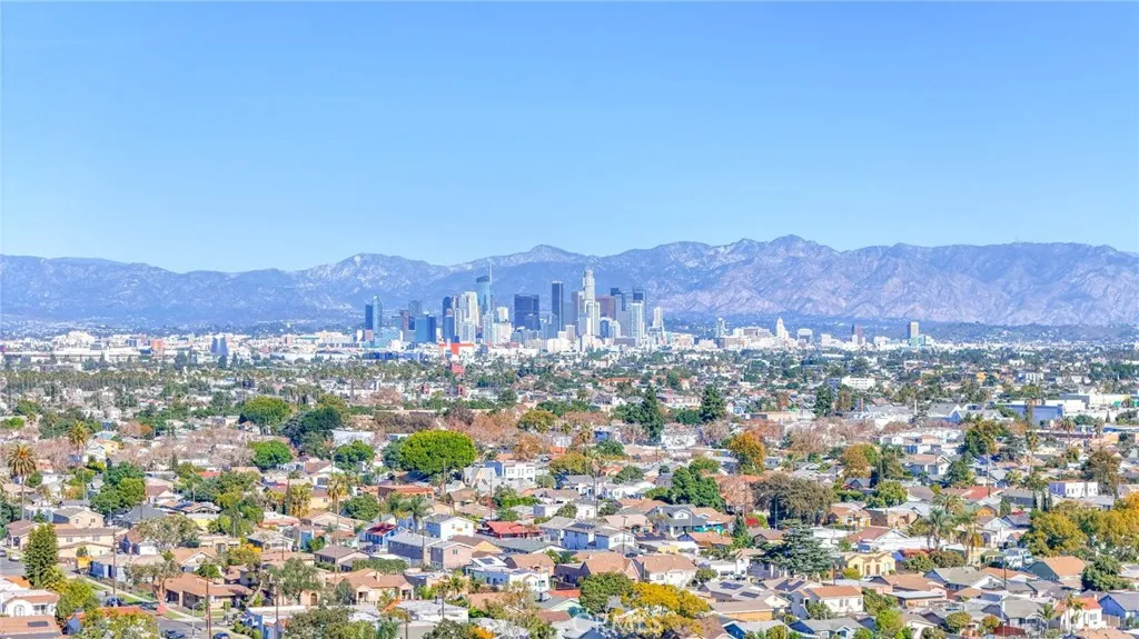 1335 W 68th St, Los Angeles, CA 90044