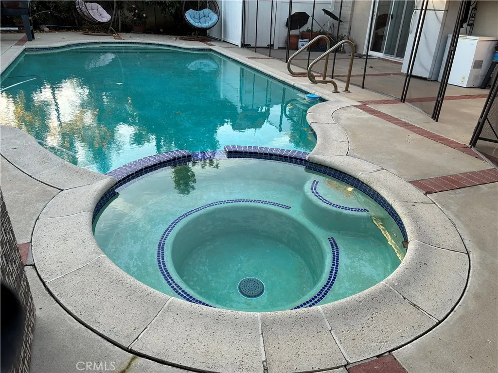 Additional image 3 of 19046 Friar St, Tarzana, CA 91335