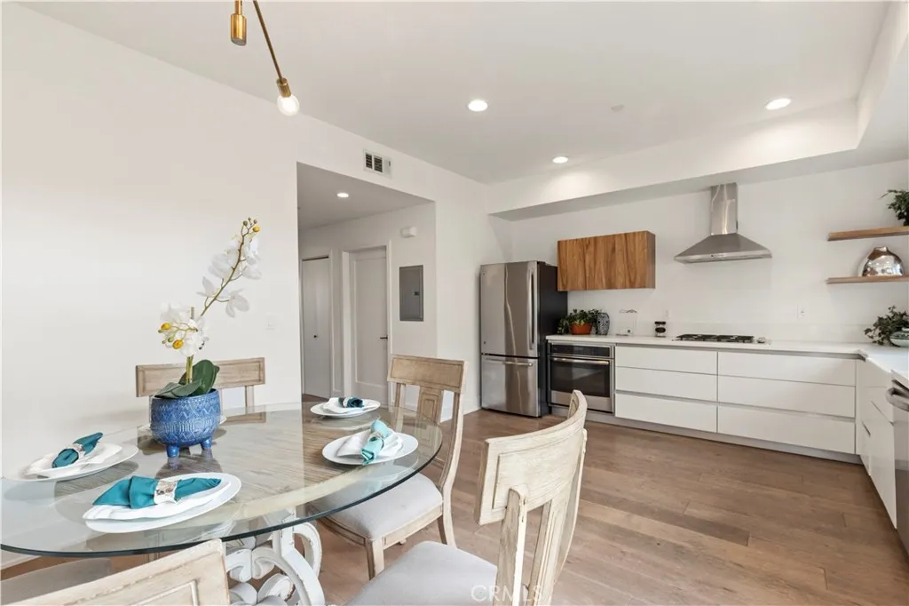 Additional image 27 of 288 S Oakland Ave Unit 211, Pasadena, CA 91101