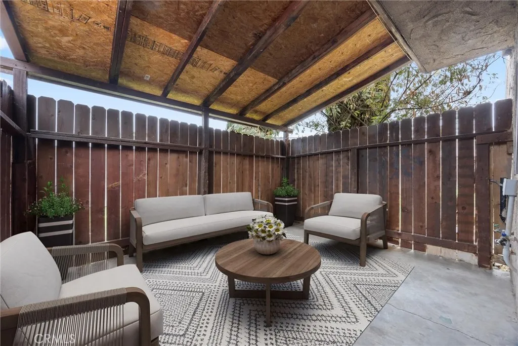 Additional image 8 of 5908 Almendra Court Unit C, Bakersfield, CA 93309