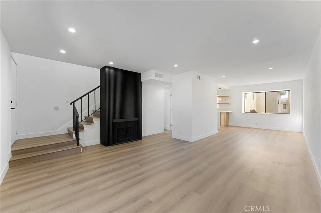 Additional image 4 of 10219 Pinewood Unit 2, Tujunga, CA 91042