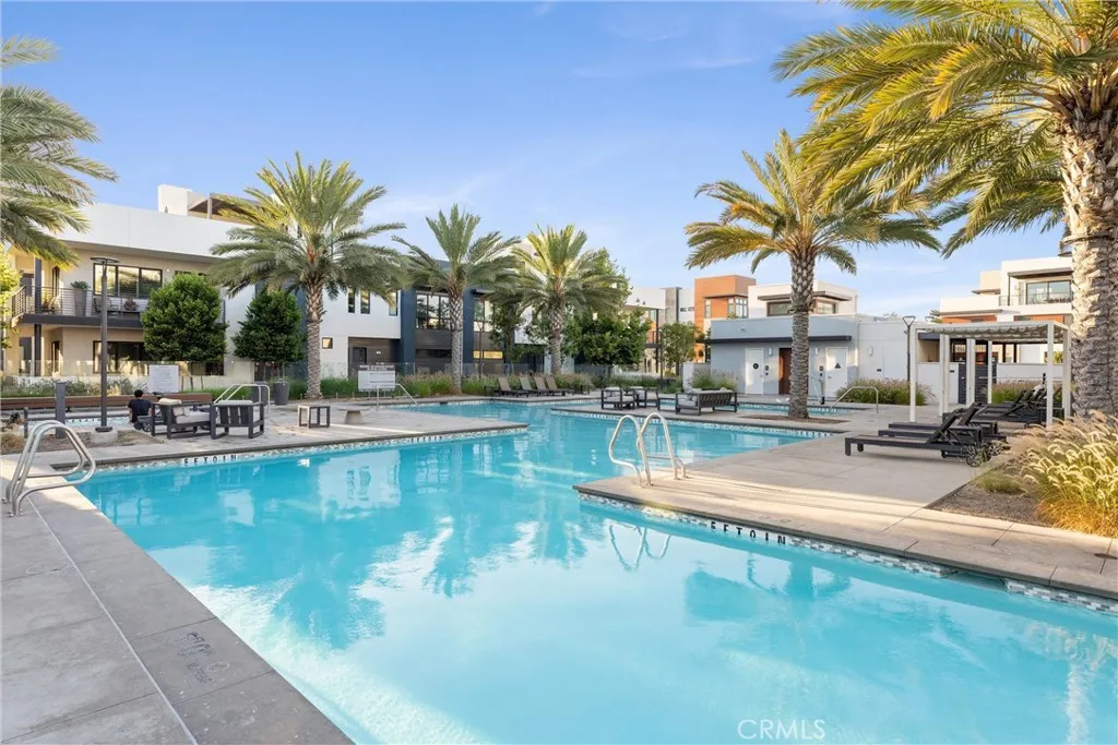 Additional image 113 of 419 Transport, Tustin, CA 92782