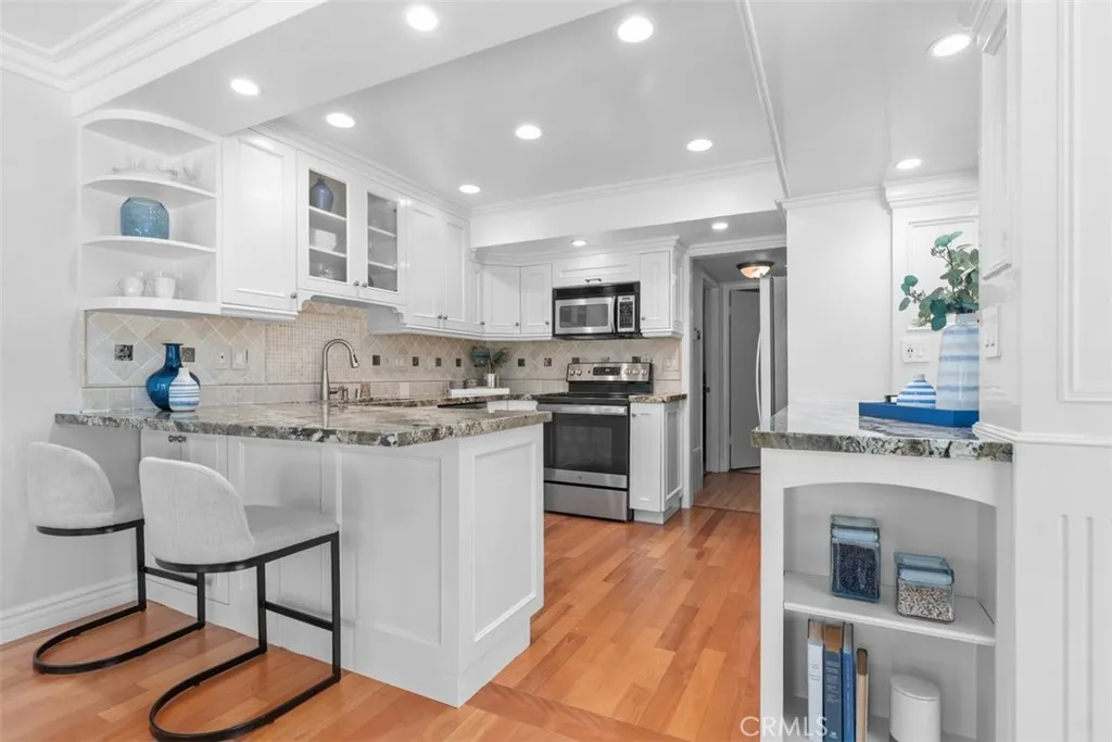 Additional image 14 of 525 Vista Flora, Newport Beach, CA 92660