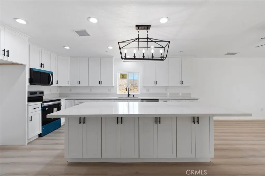 Additional image 37 of 16925 Nanticoke, Apple Valley, CA 92307