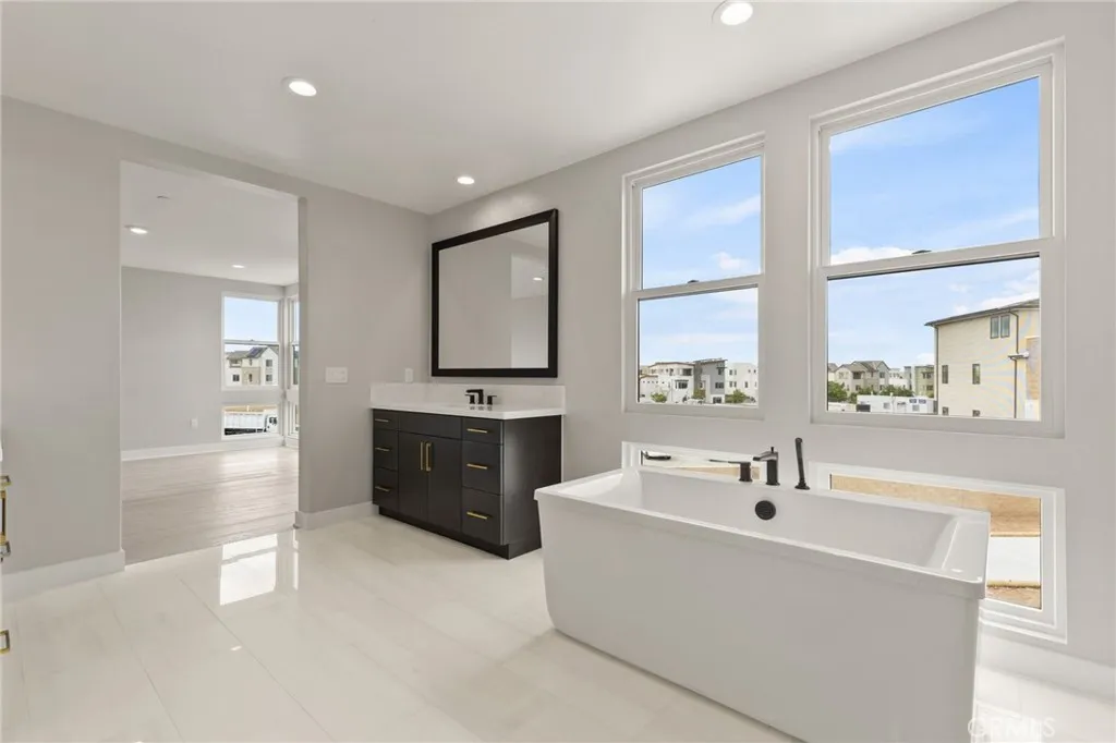 Additional image 15 of 204 Stage, Irvine, CA 92618