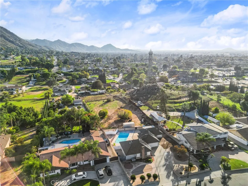 22895 Vista Grande Way, Grand Terrace, CA 92313