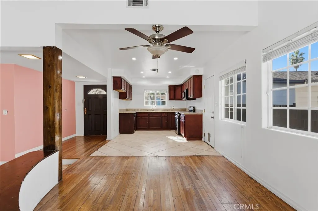 Additional image 15 of 22727 Collins, Woodland Hills, CA 91367