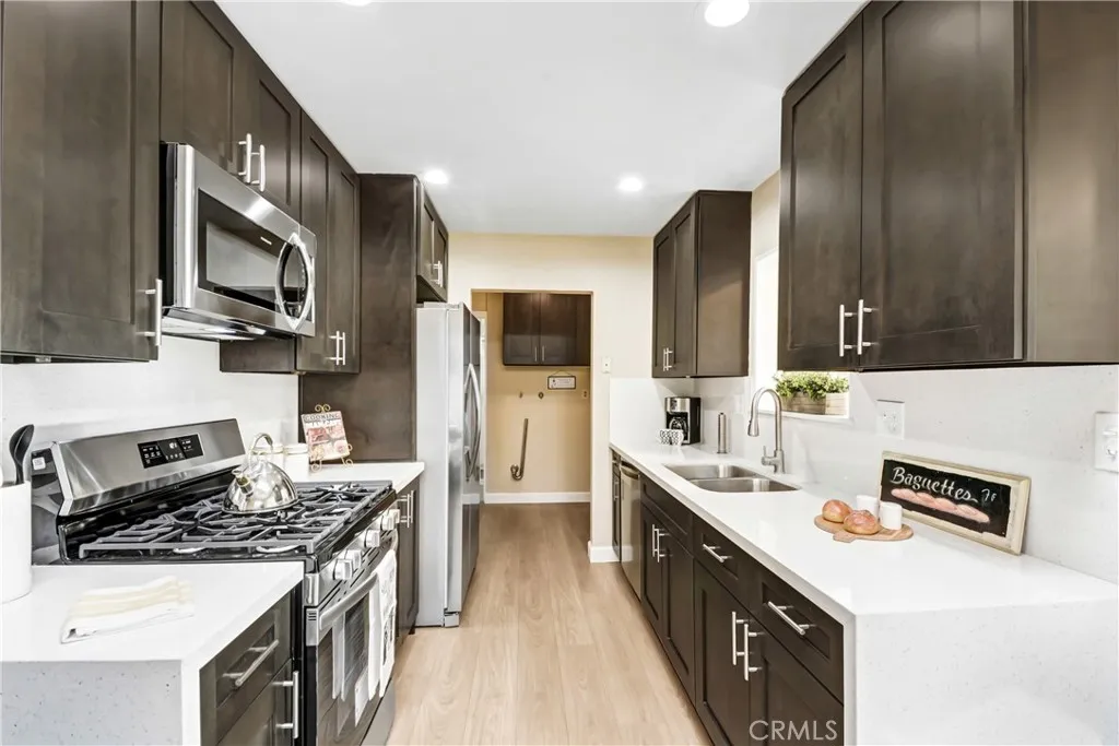 Additional image 31 of 946 W Kendall St, Corona, CA 92882