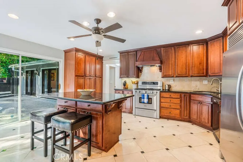 Additional image 9 of 3325 Alginet, Encino, CA 91436